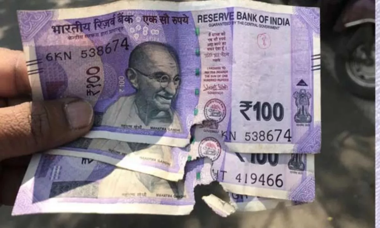 Mutilated Note Exchange: क्या इस वजह से फटे नोट वापस लेता है बैंक, जानें RBI के नियम