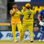 IPL 2024: CSK गेंदबाज ने बोलिंग से पहले छुए माही के पैर फिर Dhoni ने जो किया देखने लायक है