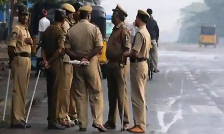 Bihar Police Attack: शराब माफियो को पकड़ने गई टीम पर हमला, 4 पुलिसकर्मी जख्मी