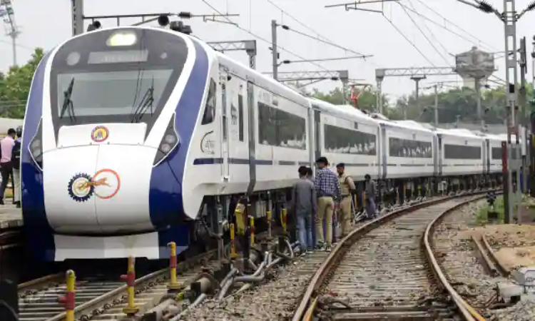 Vande Bharat Express: बिहार को मिली तीन वंदे भारत एक्सप्रेस की सौगात, इन रूटों पर चलेंगी ये ट्रेनें