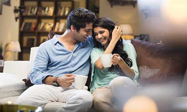 Marriage Couple Tips: शादी शुदा जिंदगी को बनाना है खुशहाल? फॉलो करें ये टिप्स नहीं होगी लड़ाई