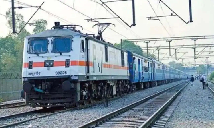 Bihar Special Train: आरामदायक यात्रा के लिए बिहार में रेलवे ने उठाया बड़ा कदम, करेगा ये काम