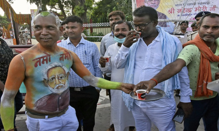 PM Modi in Bihar: आज बिहार मेें प्रधानमंत्री नरेंद्र मोदी, PM को चाय पिलाने का सपना लेकर पहुंचा  युवक