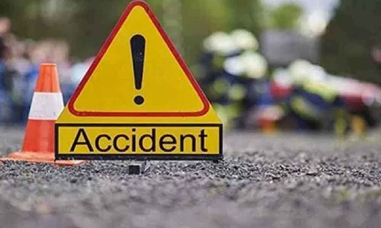 Bihar Accident: बोलेरे ने बाइक को मारी टक्कर, दो की मौत, अन्य की हालत गंभीर