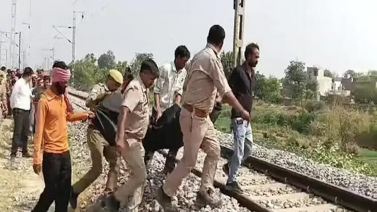 मुजफ्फरपुर से गायब हुई छात्राएं मिली मथुरा में, एक का शव हुआ बरामद एक अभी भी लापता