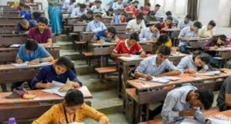 Neet Exam मामले में पटना के कई ठिकानों पर रेड, पुलिस कर रही पूछताछ