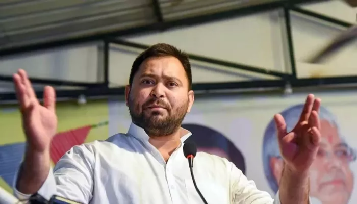 Tejasvi Yadav: 11 दिन में 5 पुल गिरने पर तेजस्वी ने PM और CM पर साधा निशाना