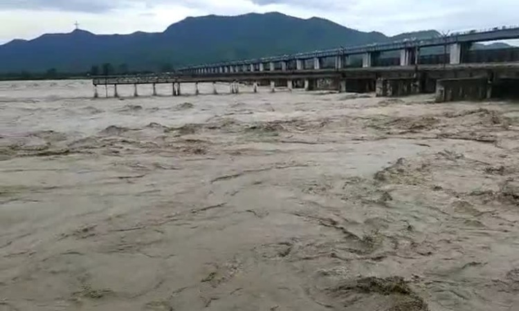 Flood In Bihar: नेपाल से पानी छोड़ने का अनुमान, गोपालगंज में मचा सकती है तबाही