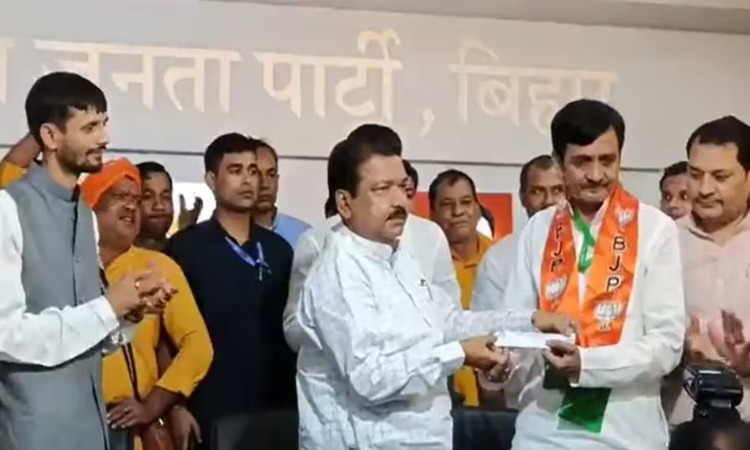 Sunil Pandey: बाहुबली पूर्व विधायक सुनील पांडे हुए BJP में शामिल, बेटे संदीप ने दिया पार्टी का साथ